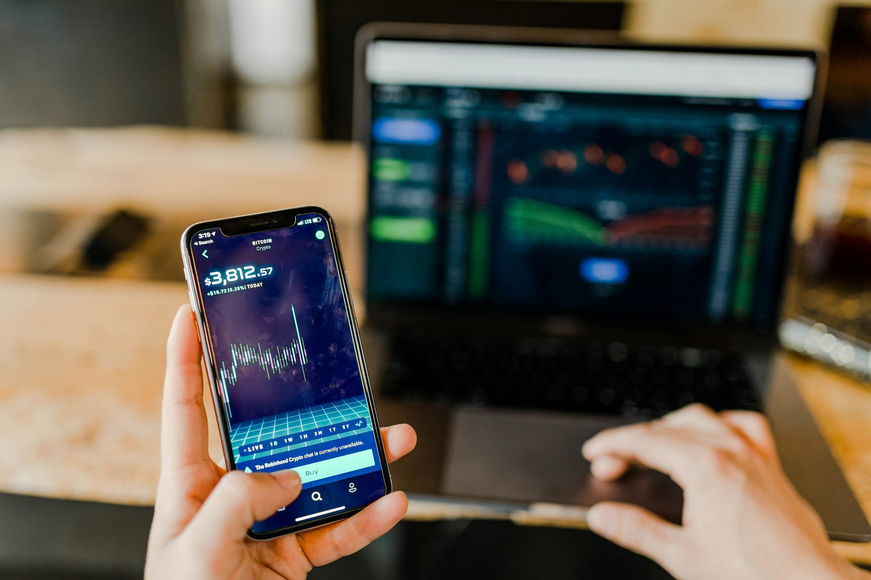 Hedge Fund: Real Performance under the Aura